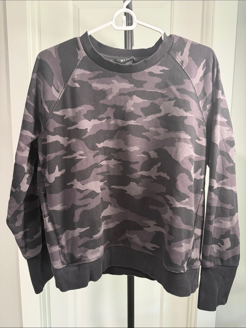 Athleta Cropped Charcoal & Black Camo Pullover Sweatshirt-front zip pocket